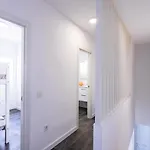 Vila Ada *