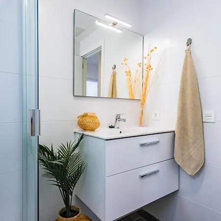 Ada Vila Puerto del Carmen (Lanzarote)